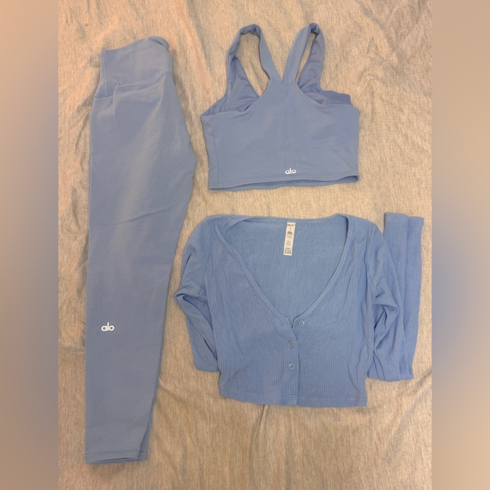 ALO Yoga  3 piece set Light Blue leggings top